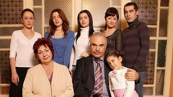 Aşkını Hangi Yaprak Dökümü Karakteri Gibi Yaşıyorsun?